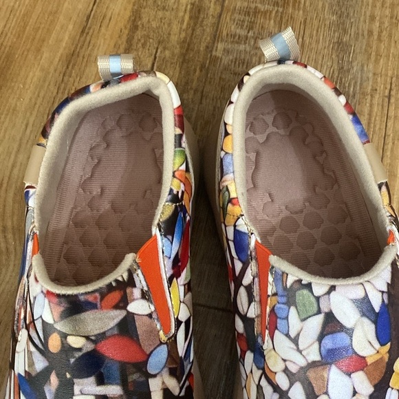 Unbranded unisex colorful tree/leaf print loafers
Size 8 men’s, 9.5 women’s - Picture 6 of 10